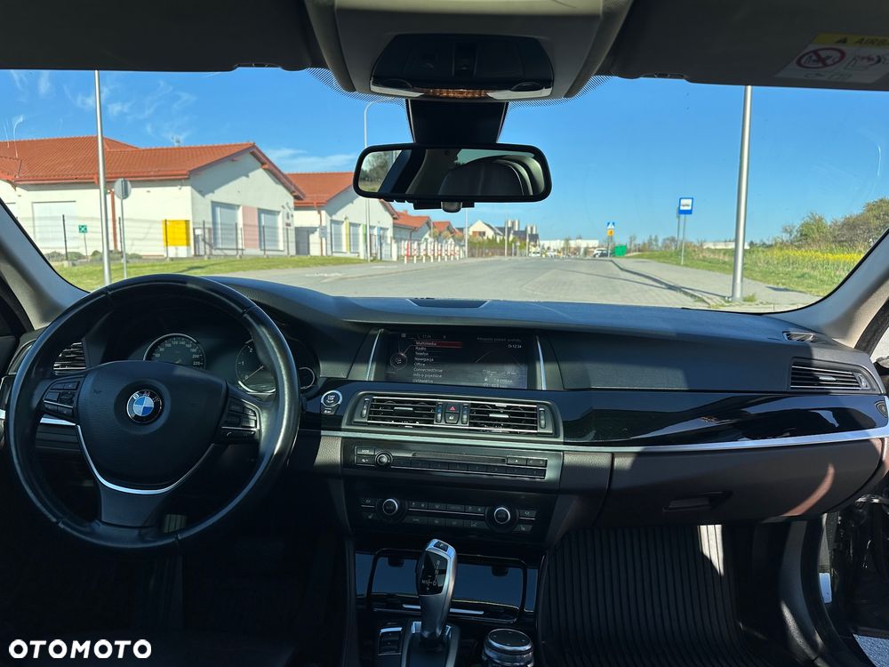 BMW Seria 5 525d xDrive Luxury Line - 15
