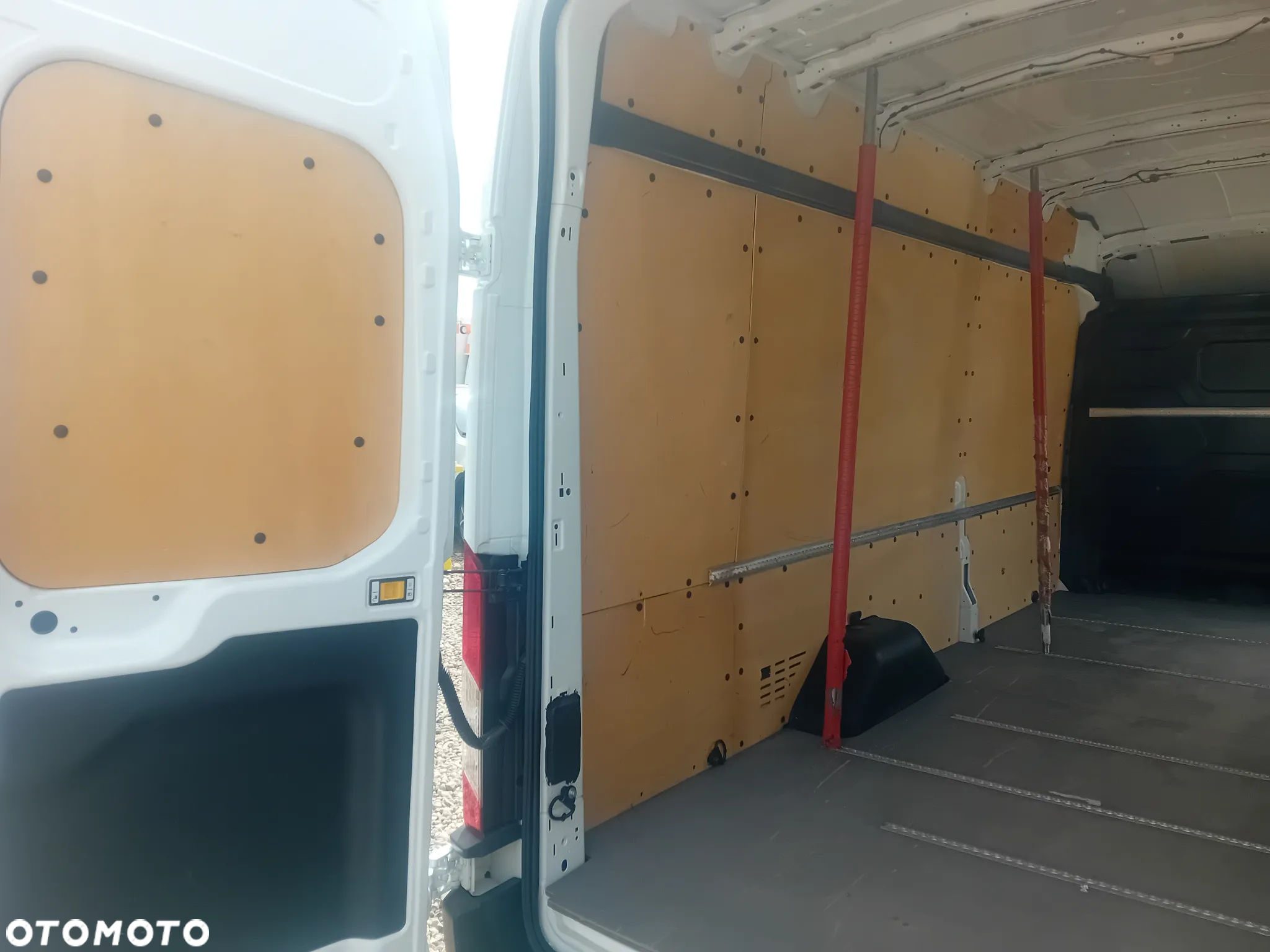 Ford Transit - 11