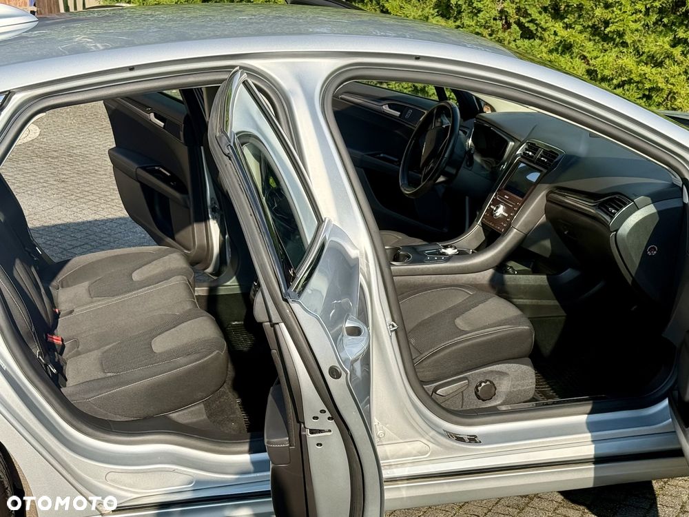 Ford Mondeo 2.0 EcoBlue Titanium - 25