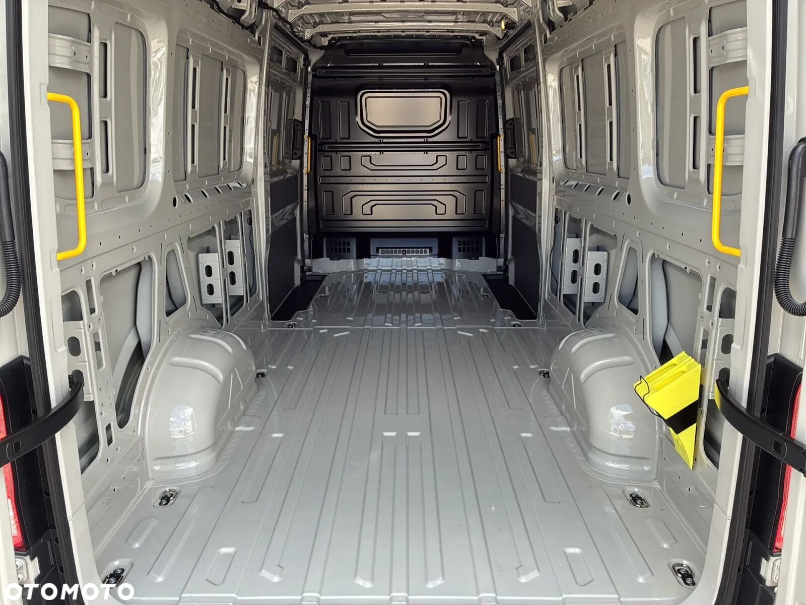 Volkswagen Crafter 35 Furgon L4H3, 2.0BiTDI 177KM, 4490mm, Wysoki dach, r.o. 4490 - 13