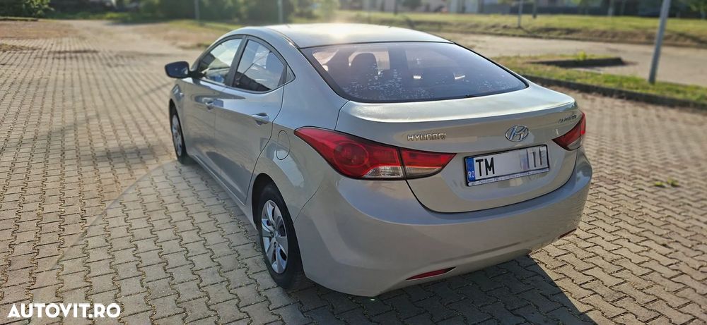 Hyundai Elantra 1.6 MPi - 10