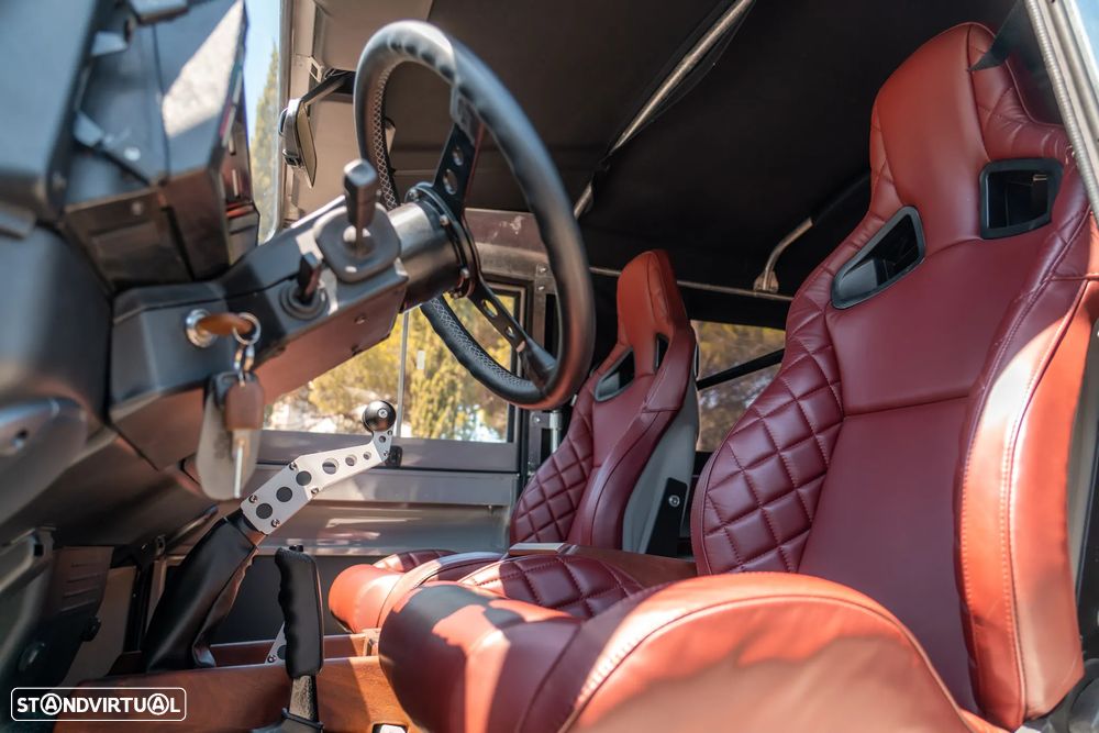 Land Rover Defender - 43