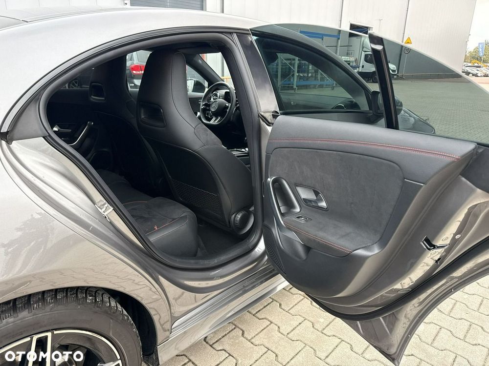 Mercedes-Benz CLA 200 mHEV AMG Line 7G-DCT - 17