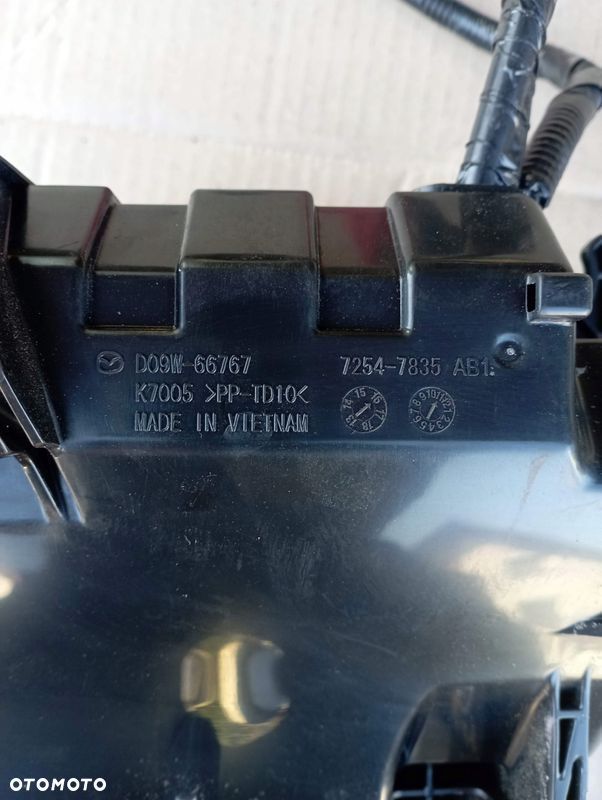 MAZDA CX3 CX-3 SKRZYNKA BEZPIECZNIKÓW D09W-66767 - 3