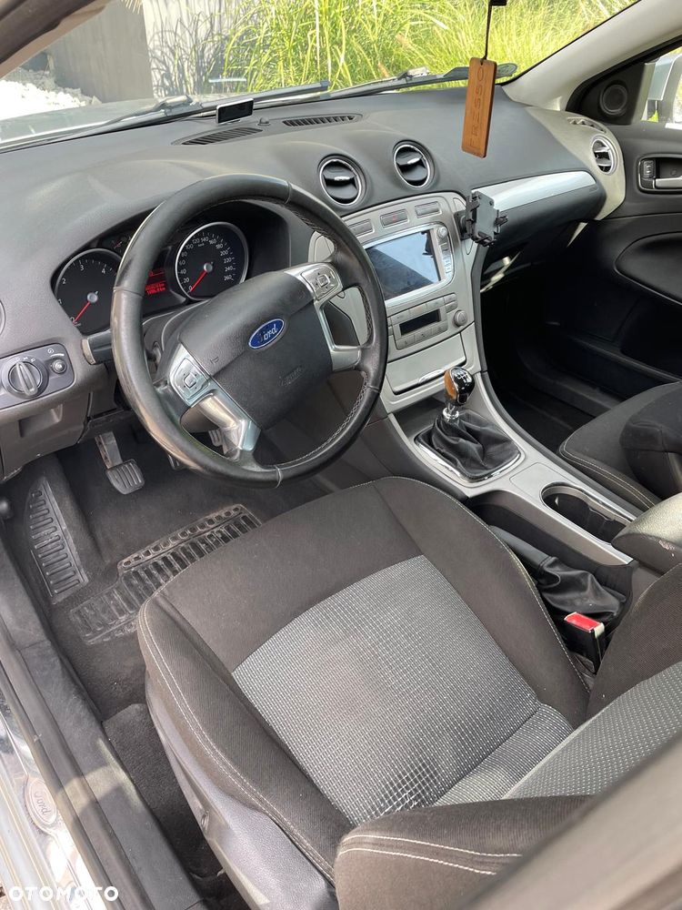 Ford Mondeo - 10
