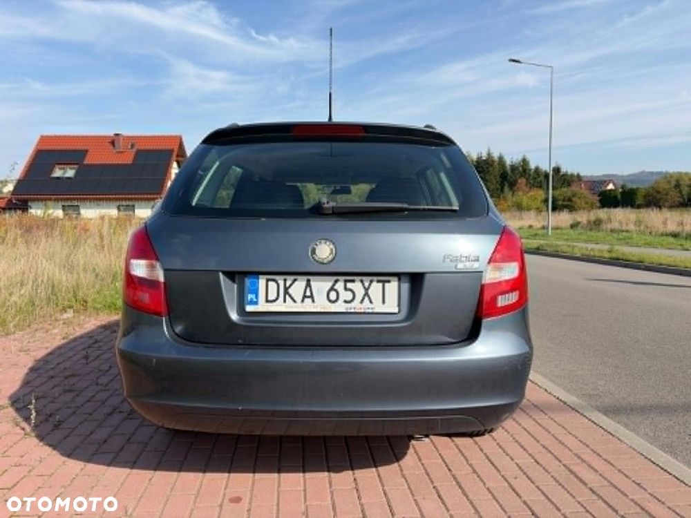 Skoda Fabia 2009 photo 4