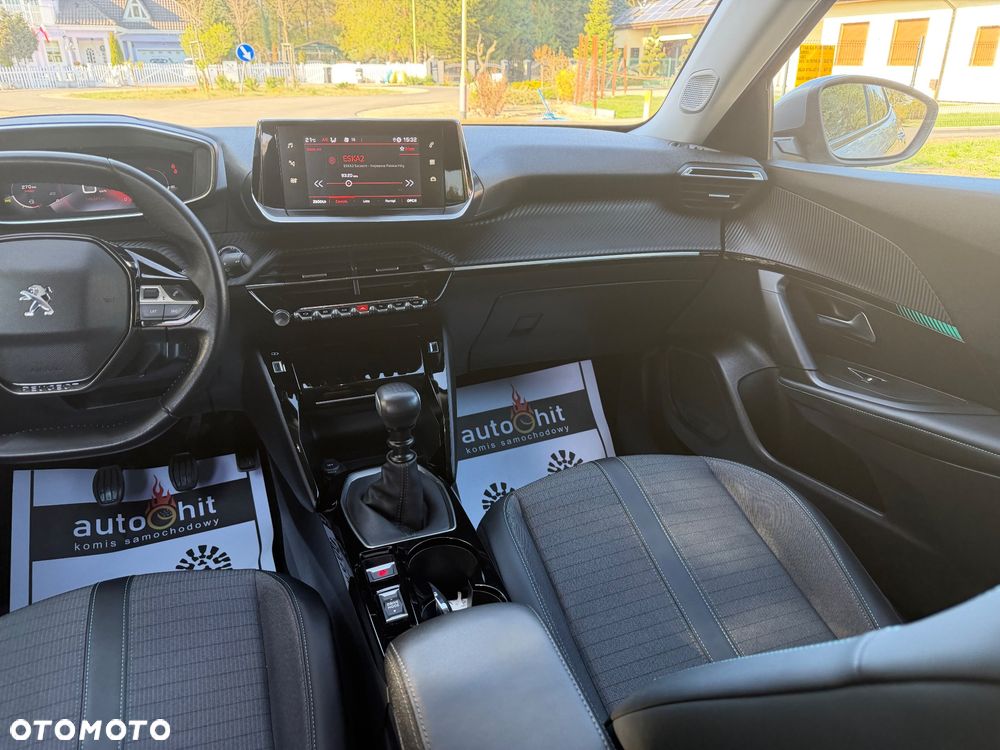 Peugeot 2008 1.2 PureTech Allure Pack S&S - 31