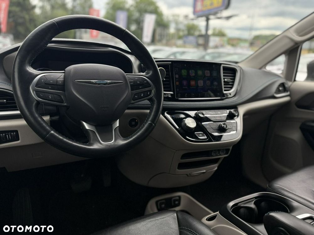 Chrysler Pacifica - 20