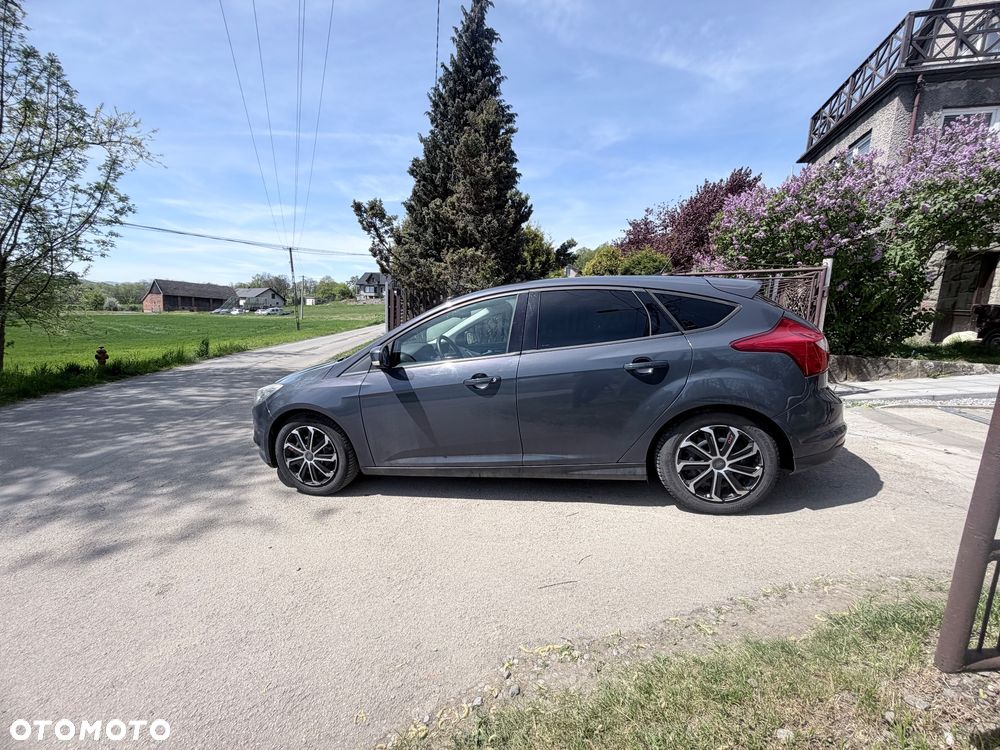 Ford Focus 1.6 TDCi DPF Start-Stopp-System Ambiente - 9