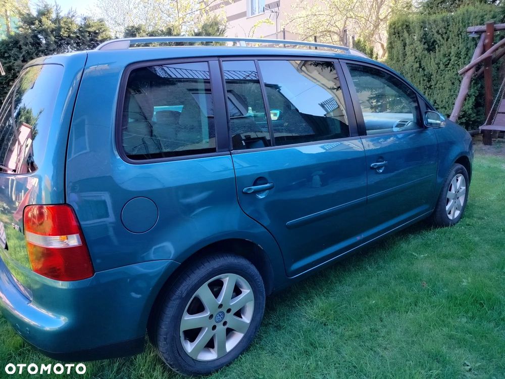 Volkswagen Touran - 15