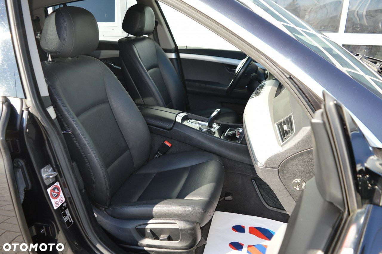 BMW 5GT - 25