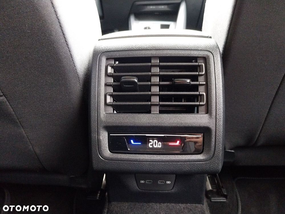 Volkswagen Golf - 29