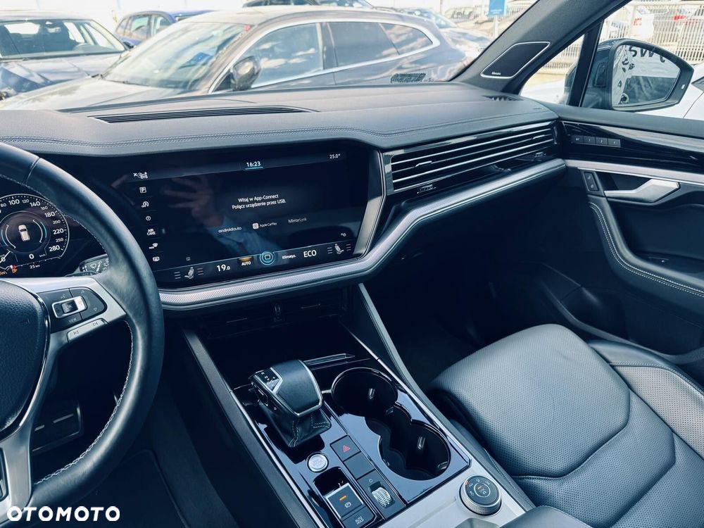 Volkswagen Touareg 3.0 V6 TFSI 4Motion R-Line - 25