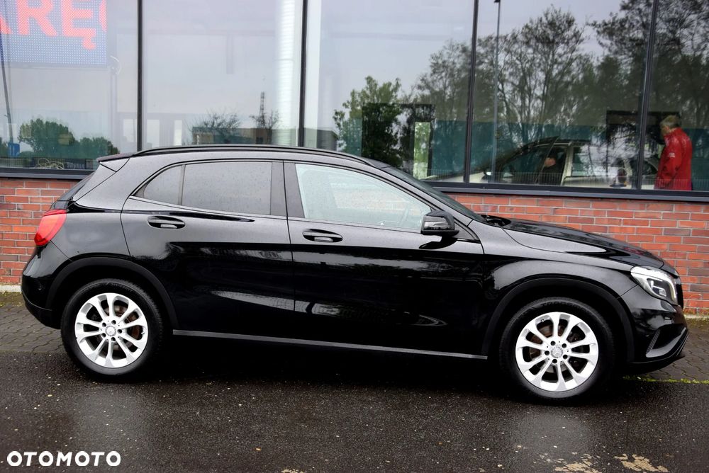 Mercedes-Benz GLA 180 - 8