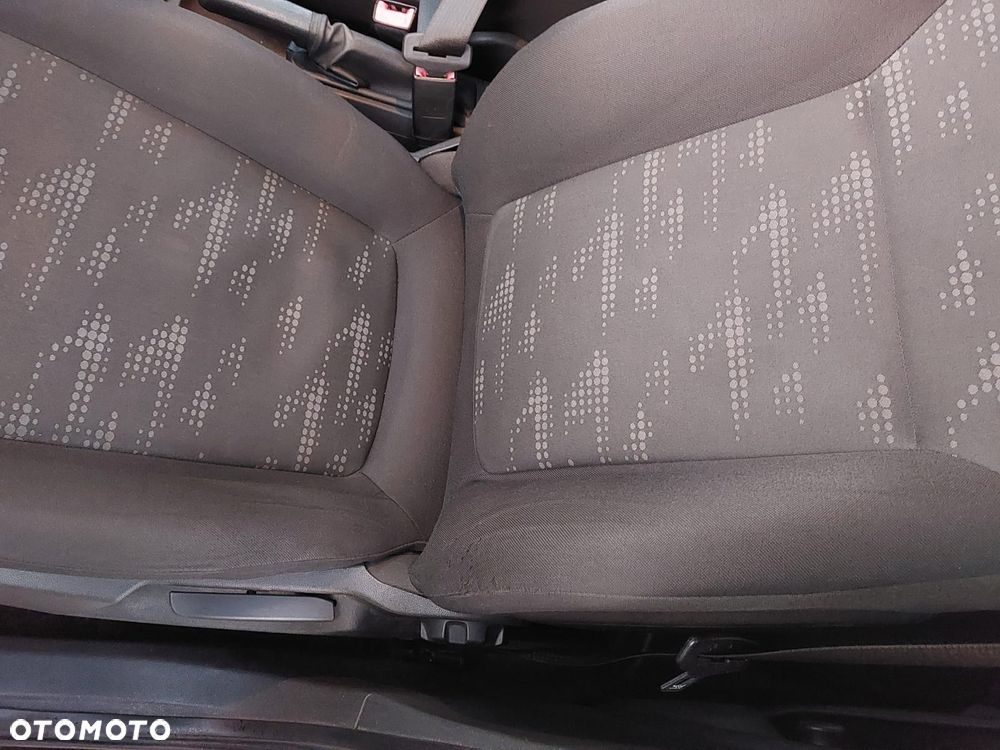 Opel Corsa 1.4 16V Satellite - 12