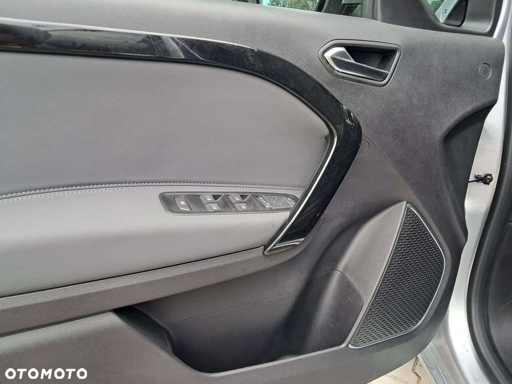 Mercedes-Benz Klasa T 180 d Style - 13