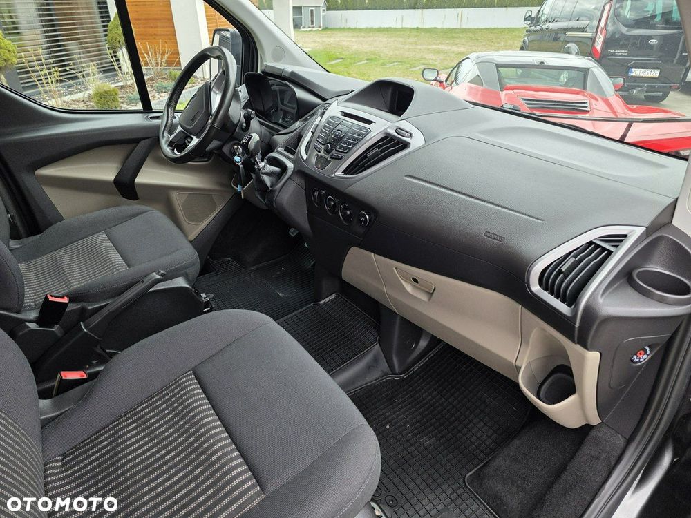Ford Tourneo Custom - 5