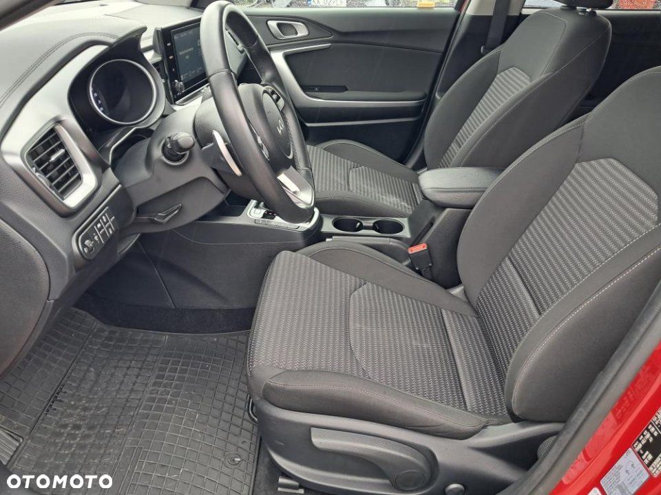 Kia Ceed - 13