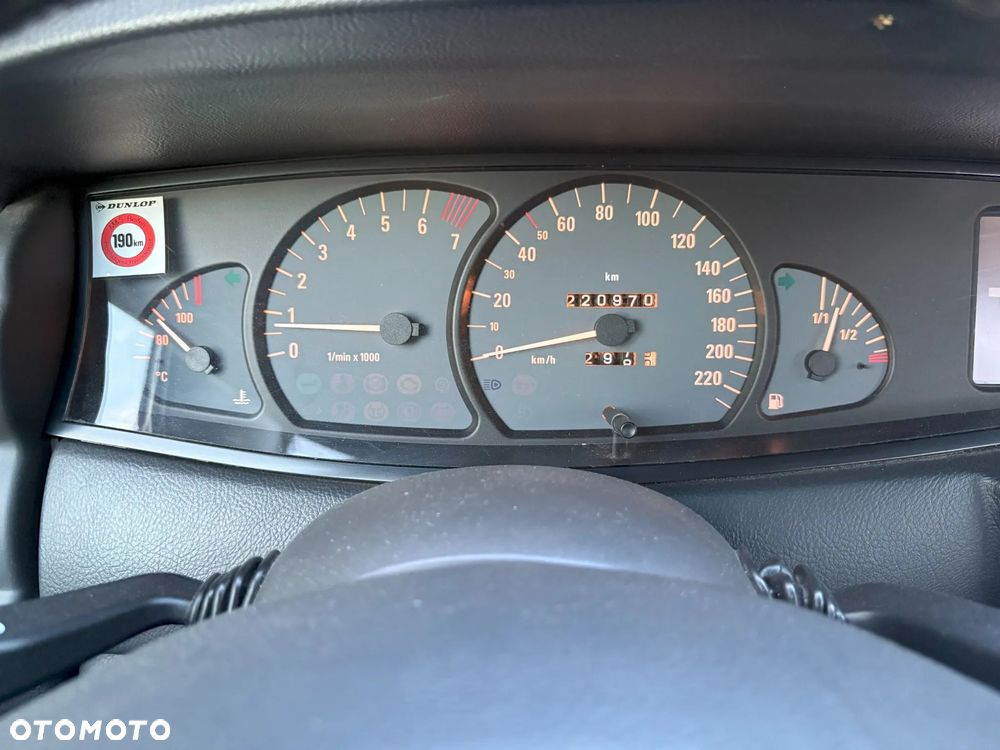 Opel Omega 2.2 Elegance - 25
