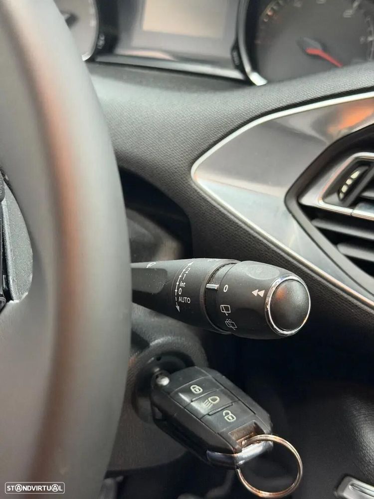 Peugeot 308 SW 1.6 BlueHDi Style - 15
