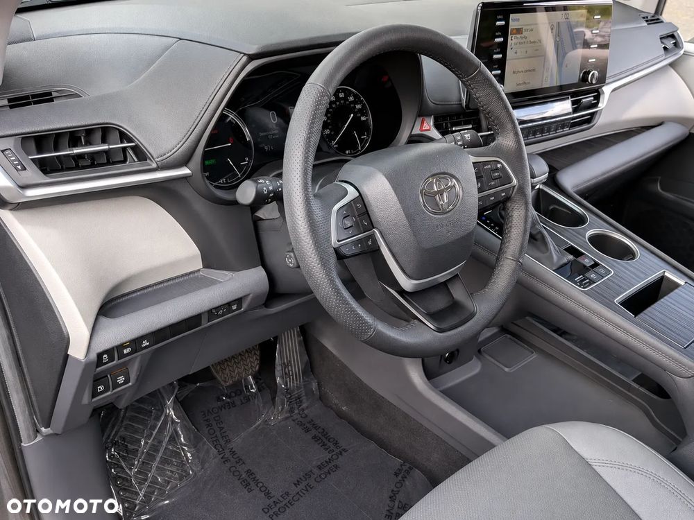 Toyota Sienna - 9