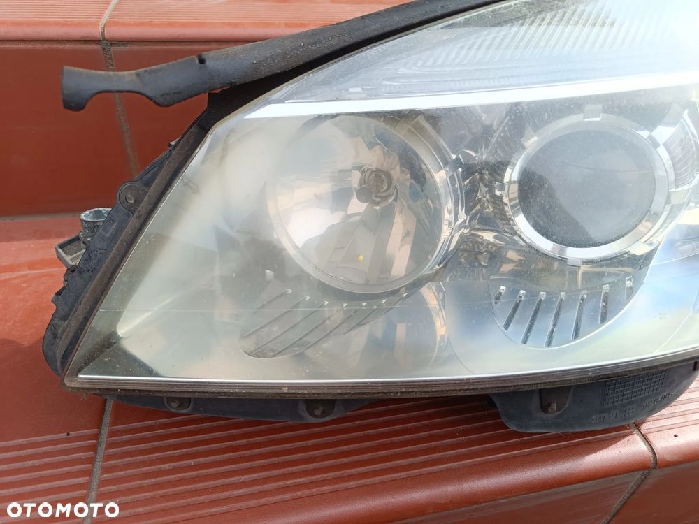 MERCEDES W204 LAMPA LEWA PRZÓD PRZEDNIA H7 EUROPA - 2