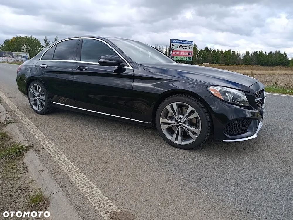 Mercedes-Benz Klasa C 300 9G-TRONIC - 9