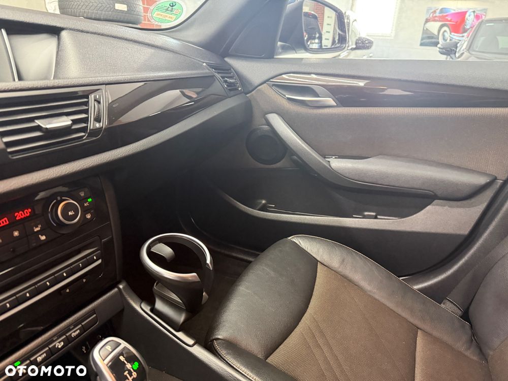 BMW X1 xDrive18d - 27