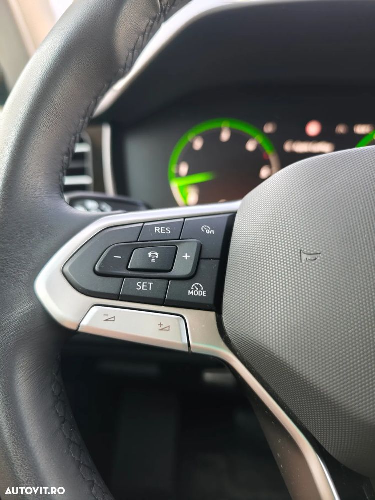 Volkswagen Touareg V6 TDI 4MOTION Elegance - 24