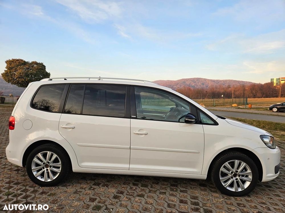 Volkswagen Touran 1.6 TDI DPF BlueMotion Technology STYLE - 10