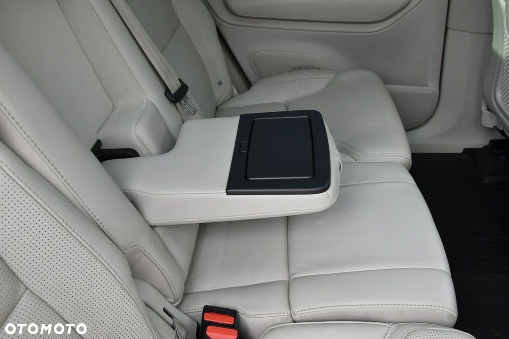 Volvo XC 90 - 33