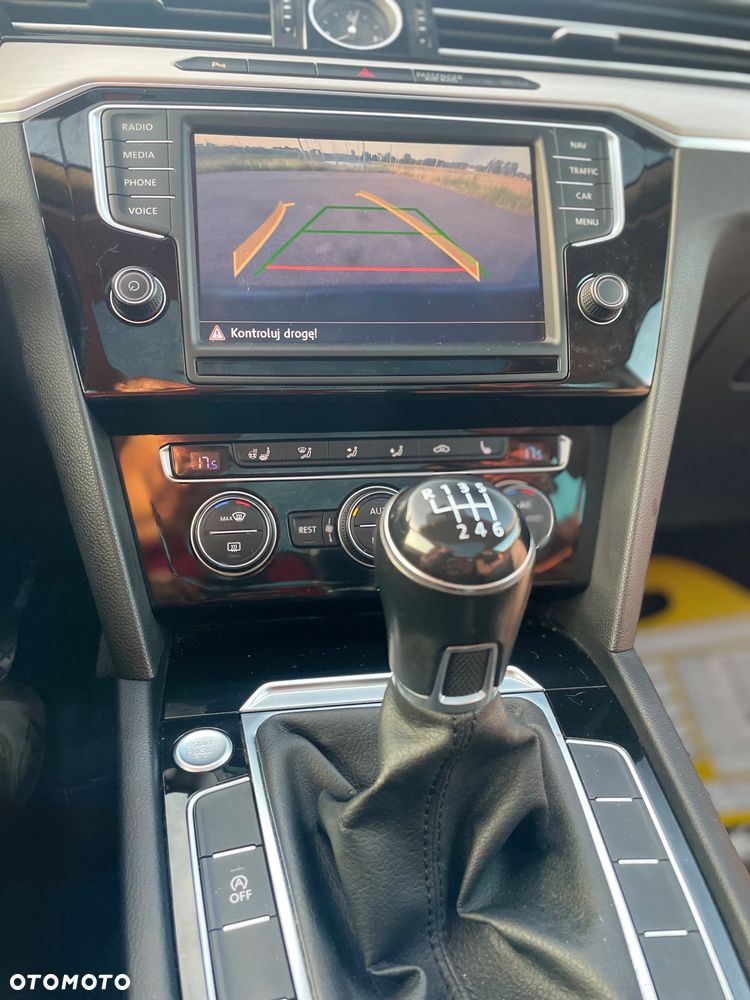 Volkswagen Passat 1.6 TDI BMT Trendline - 22