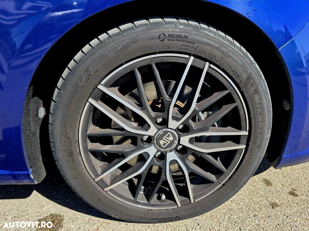 Renault Megane ENERGY dCi EDC GT - 36