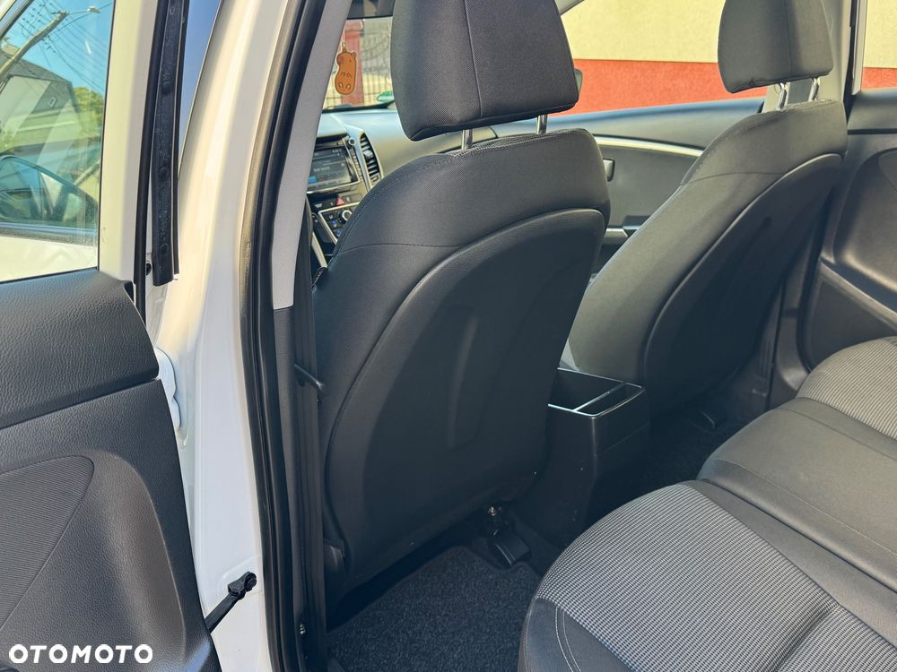 Hyundai i30 blue 1.6 CRDi Classic - 13