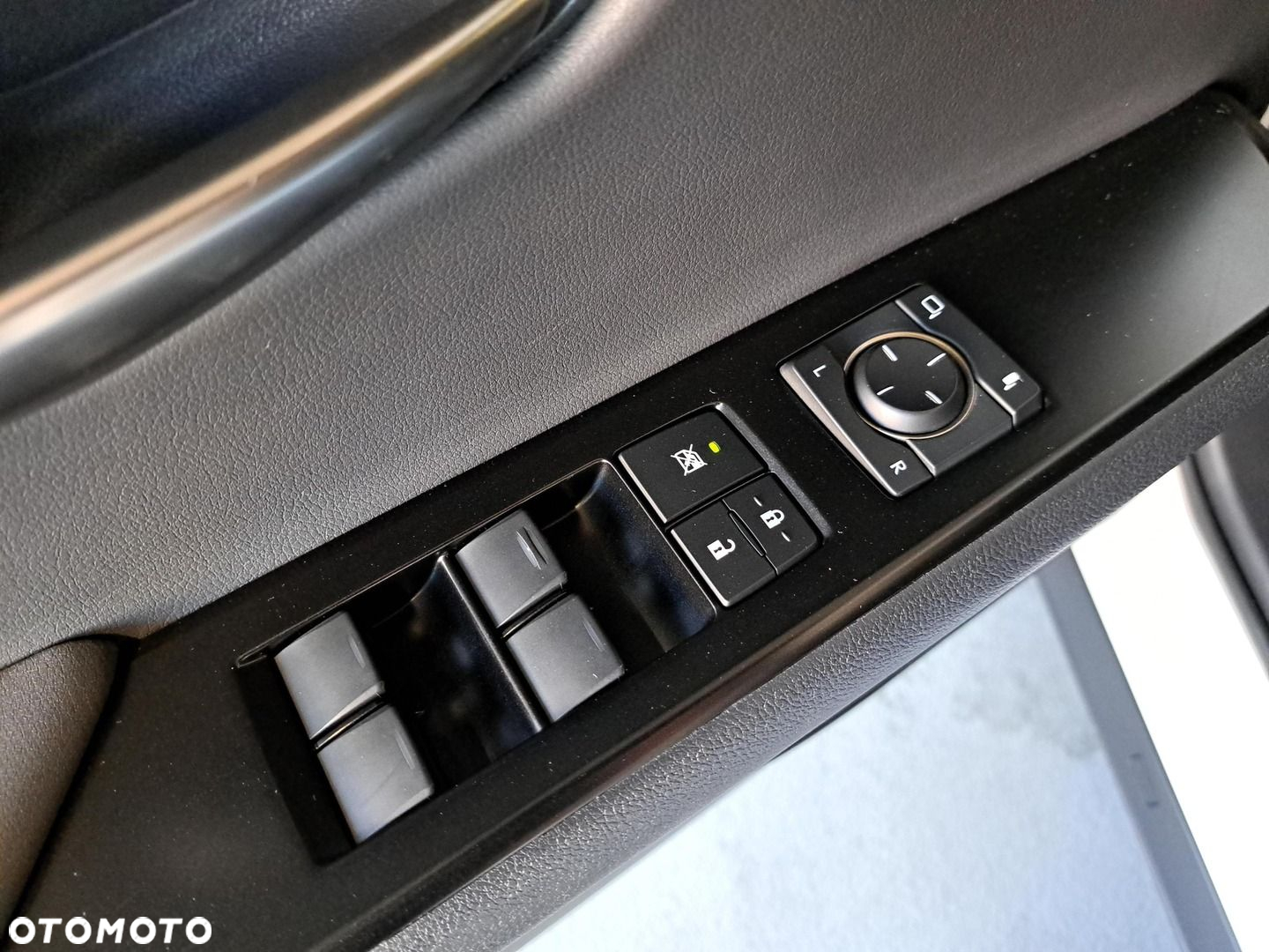 Lexus UX 200 GPF F Impression 2WD - 29