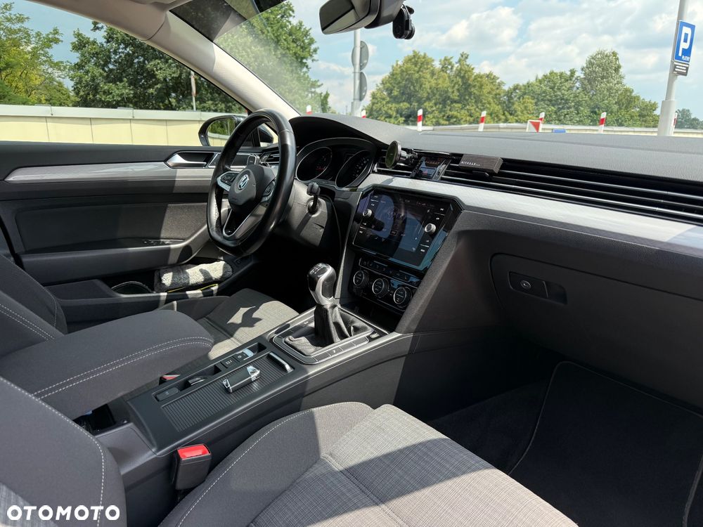Volkswagen Passat 2.0 TDI EVO Business - 23