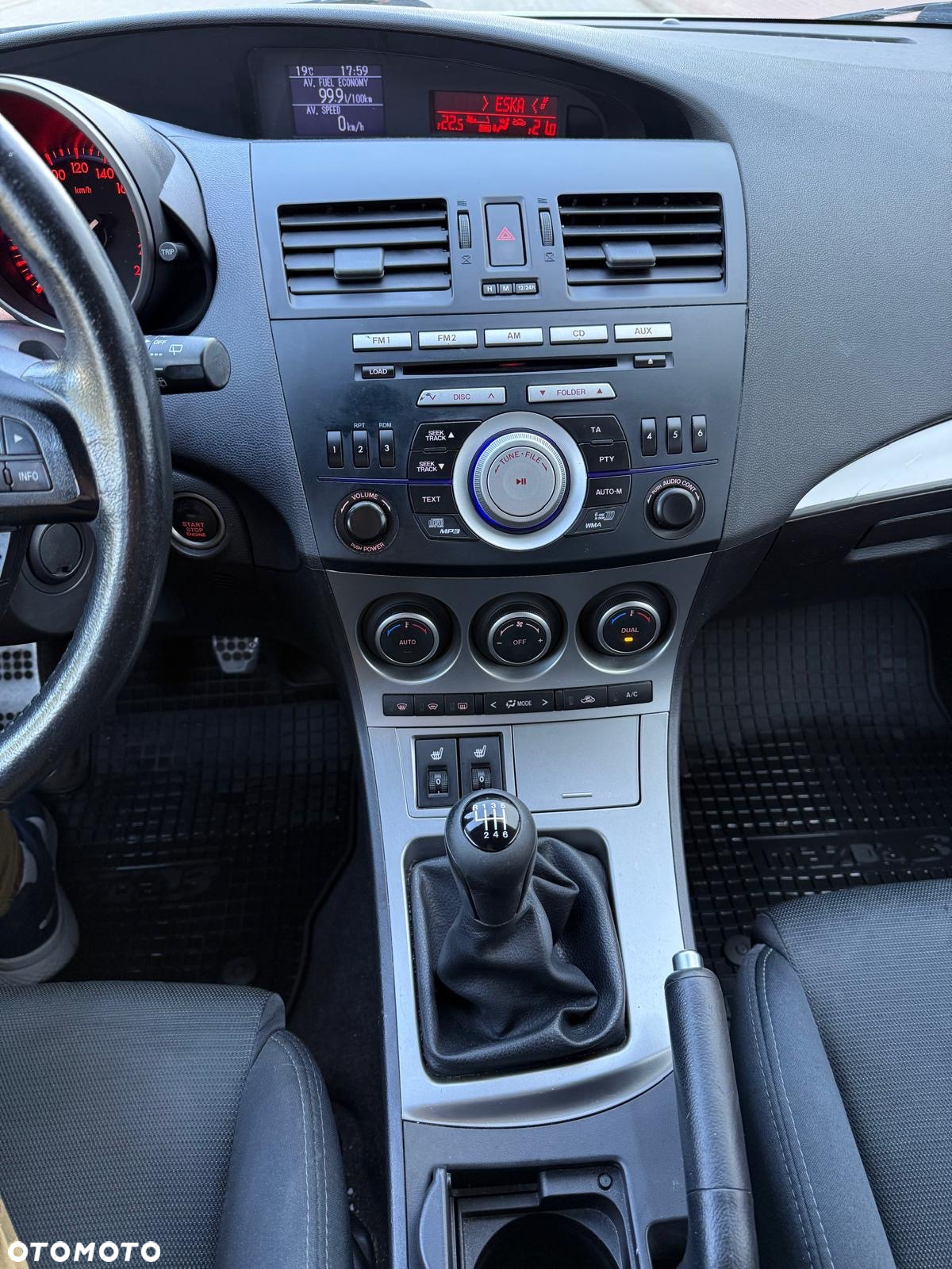 Mazda 3 2.0 Exclusive + - 5