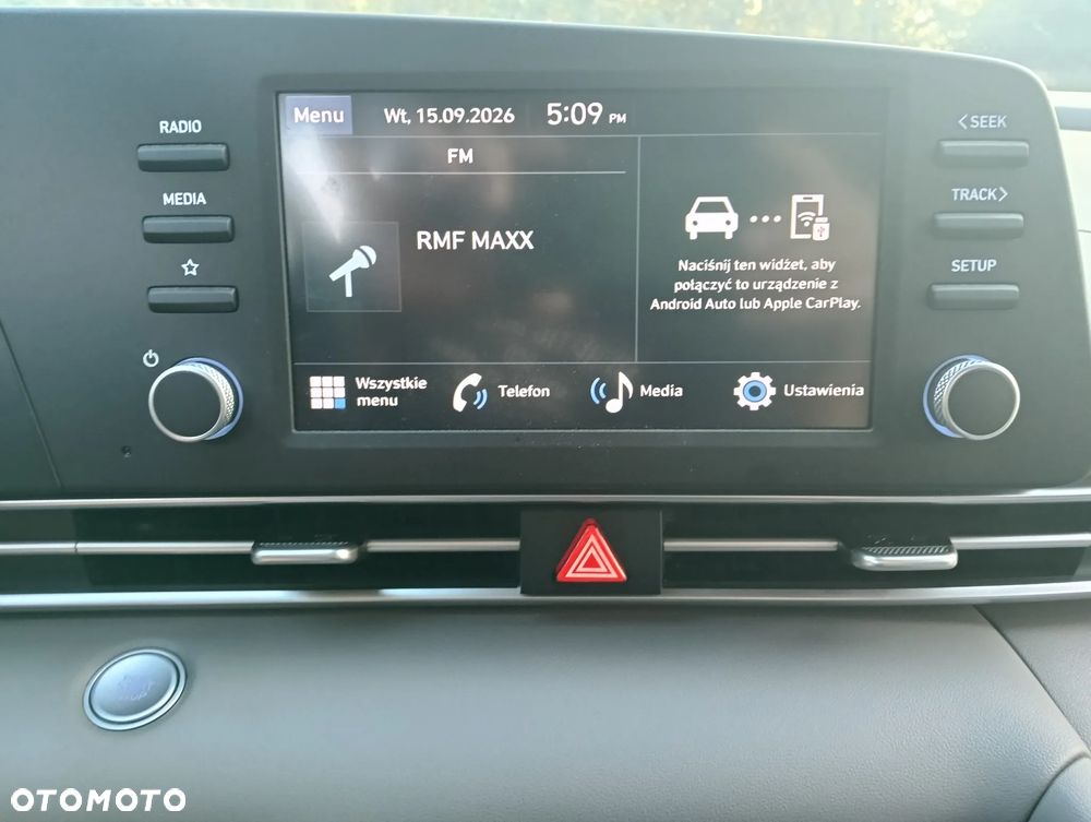 Hyundai Elantra - 10