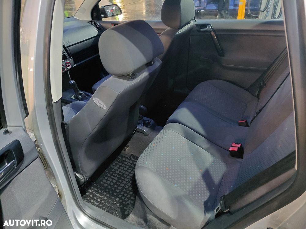 Volkswagen Polo - 12