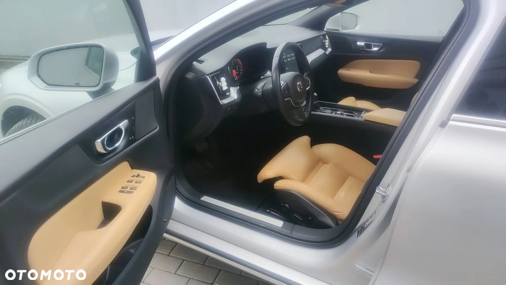 Volvo V60 D4 Geartronic Momentum Pro - 14