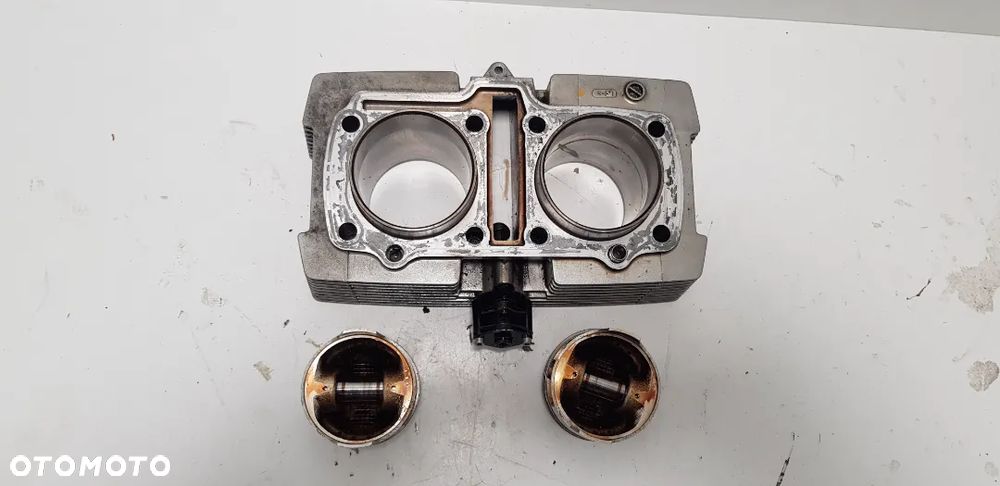 Suzuki GS 500 Cylinder - 6