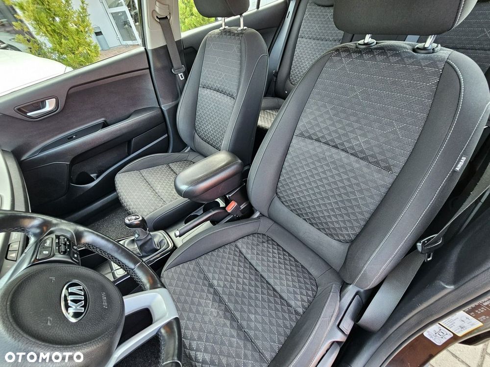 Kia Rio 1.0 T-GDI 100 Dream-Team Edition - 12