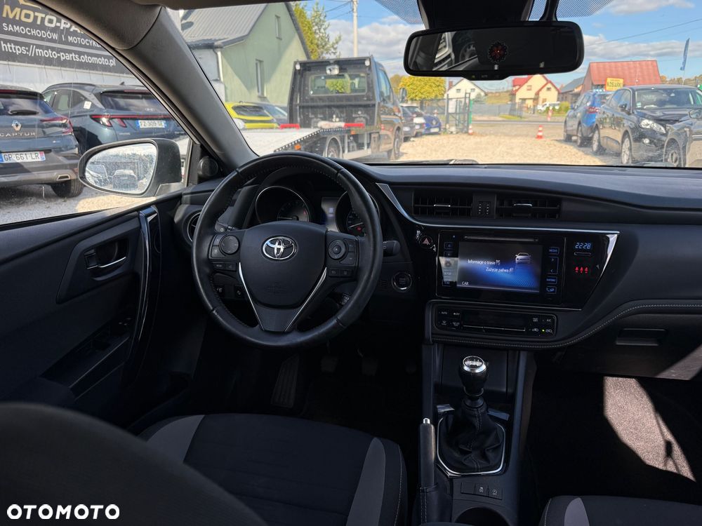 Toyota Auris - 10