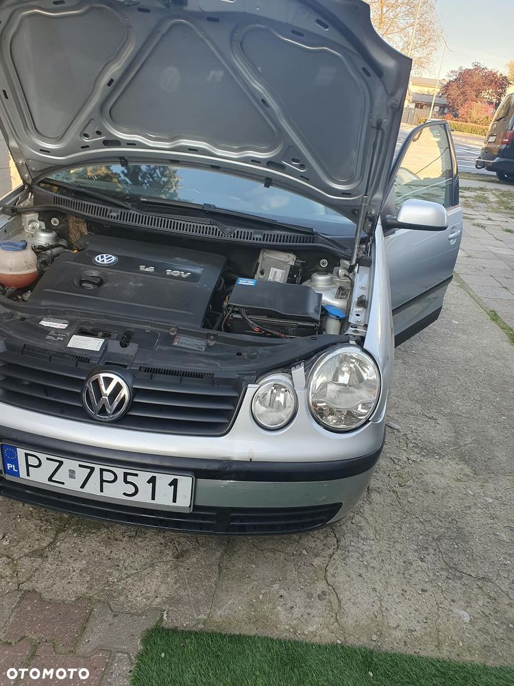 Volkswagen Polo 1.4 16V Comfortline - 12