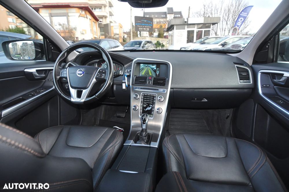 Volvo XC 60 D5 AWD Geartronic Momentum - 5