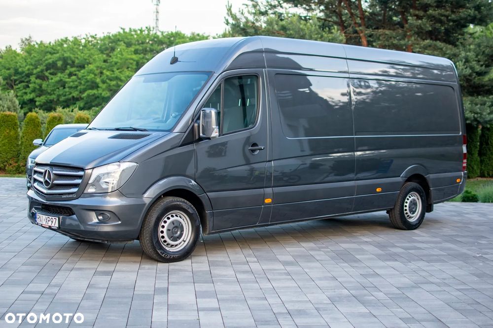 Mercedes-Benz Sprinter 319 - 2