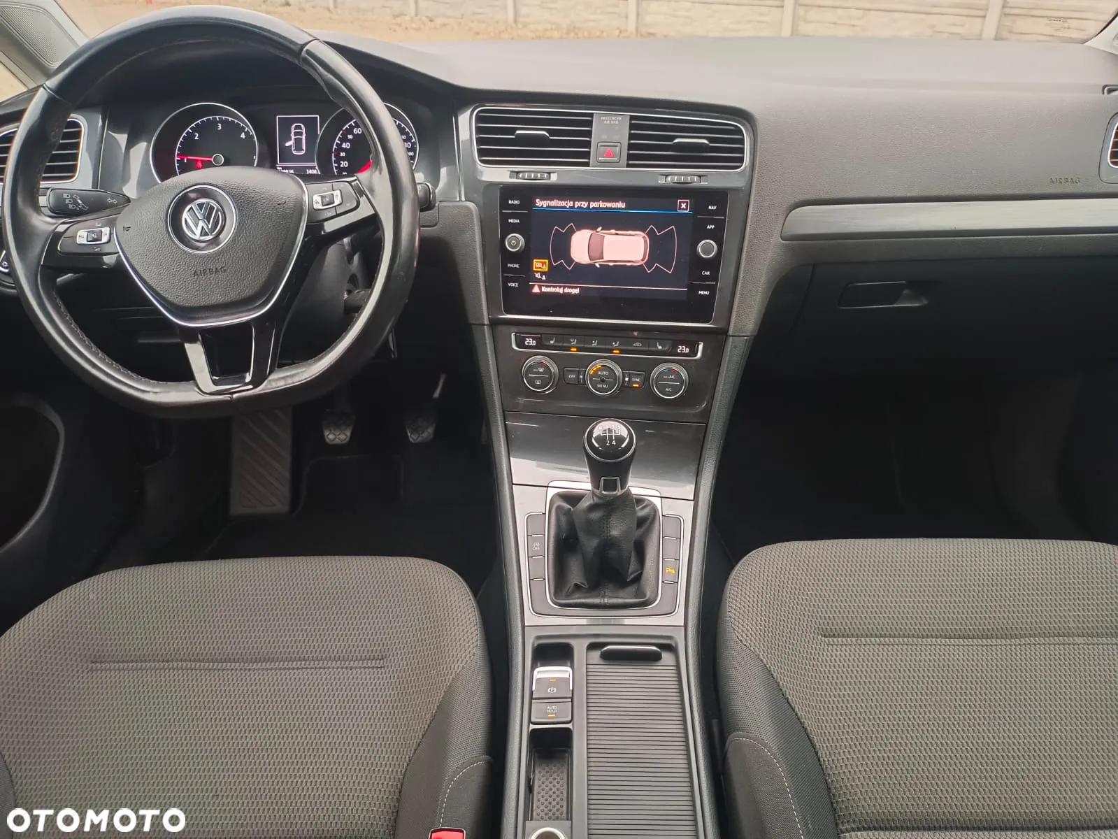 Volkswagen Golf - 20