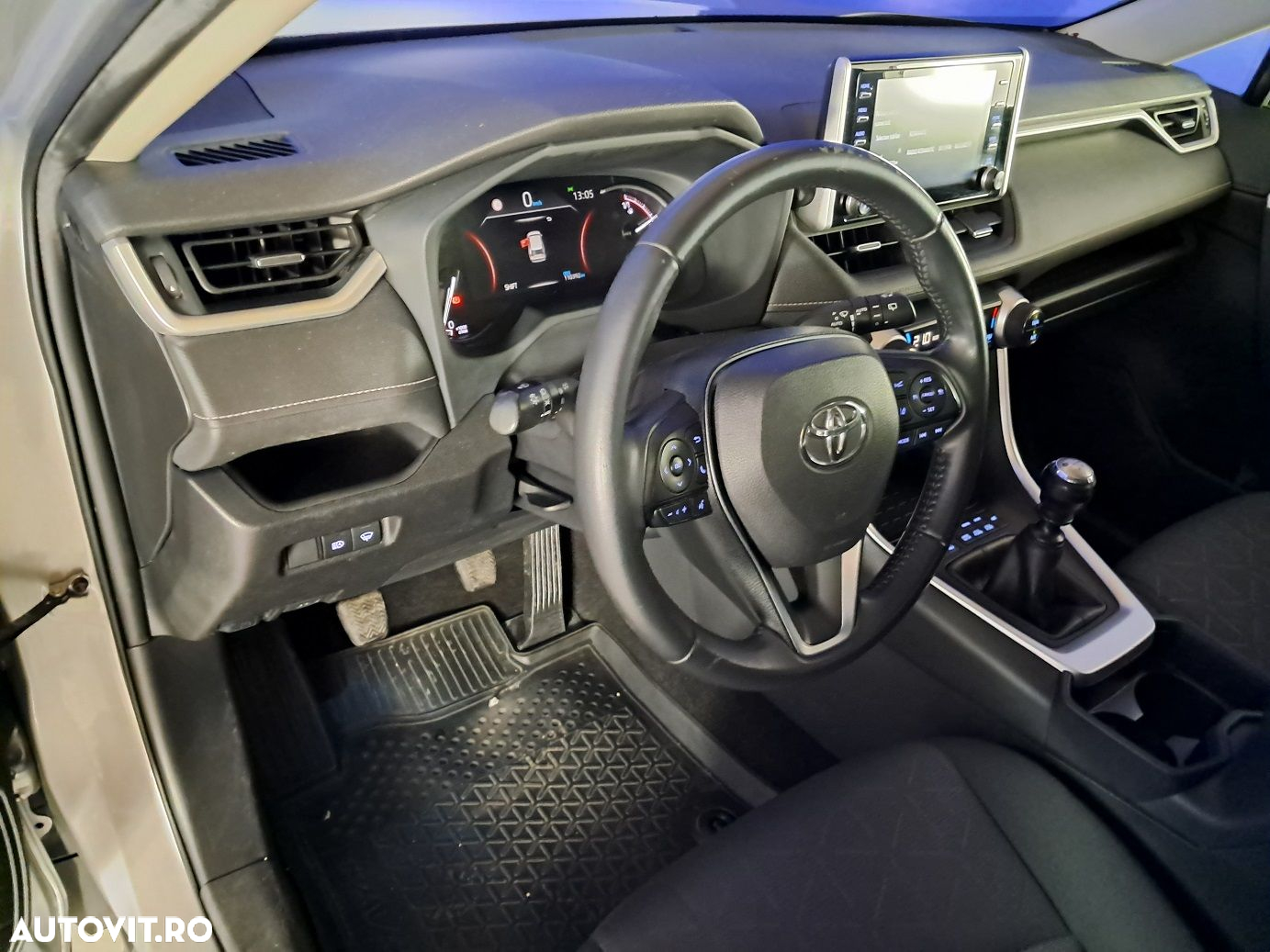Toyota RAV4 - 10