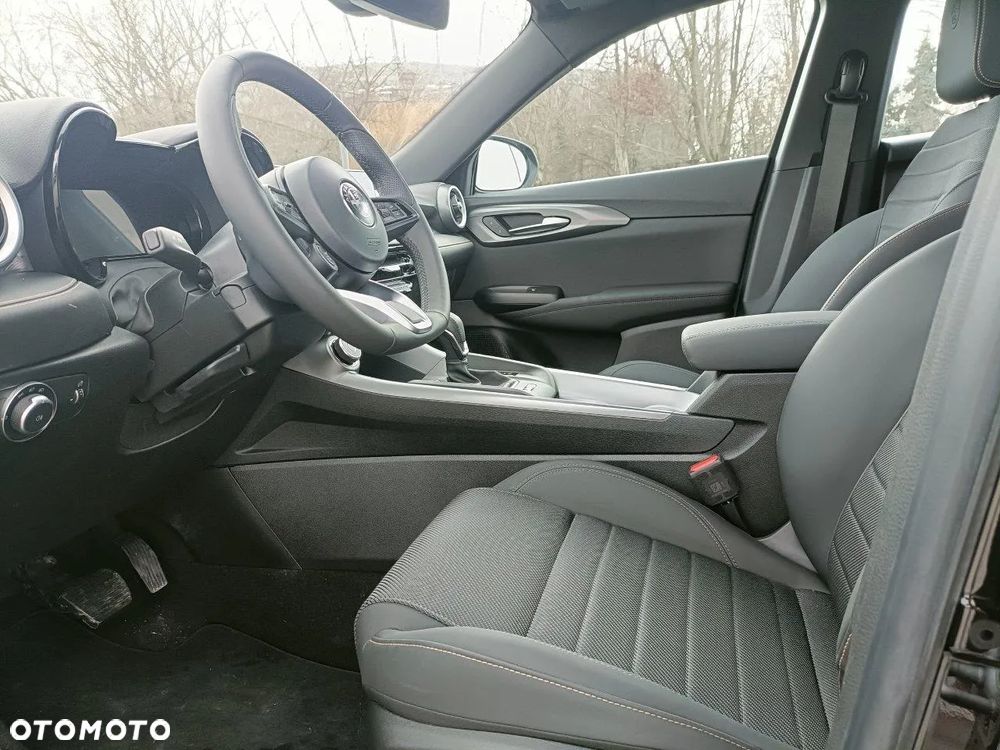 Alfa Romeo Tonale 1.5 T4 GSE mHEV TI DCT - 10