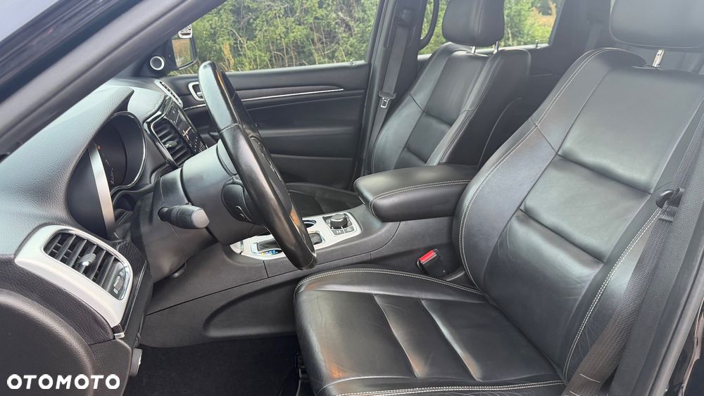 Jeep Grand Cherokee - 12
